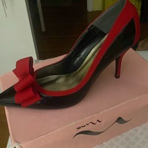 J Renee pumps red/black bow size 9M